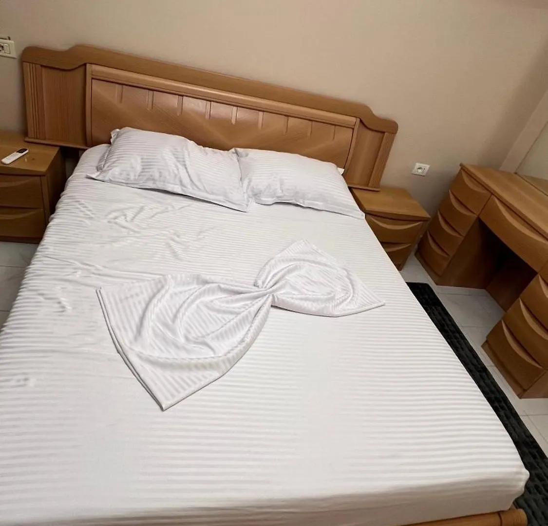 Bright & Roomy Center 티라나 아파트