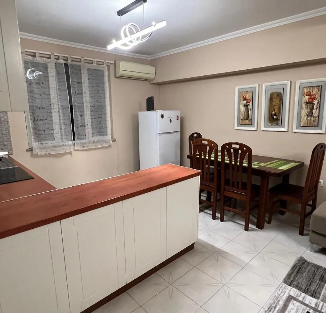 Bright & Roomy Center Tiran Daire