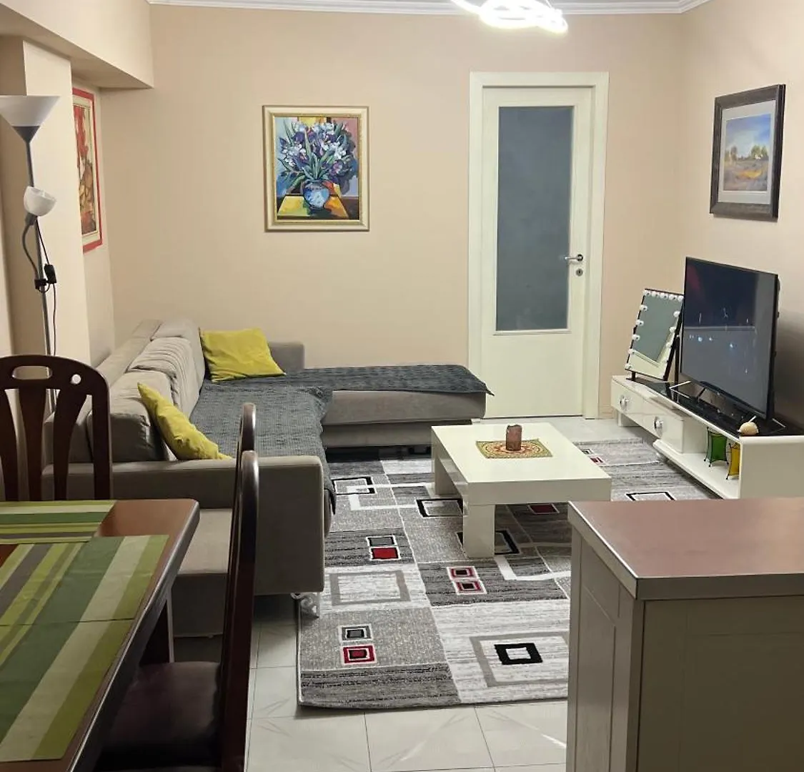 Bright & Roomy Center Tiran
